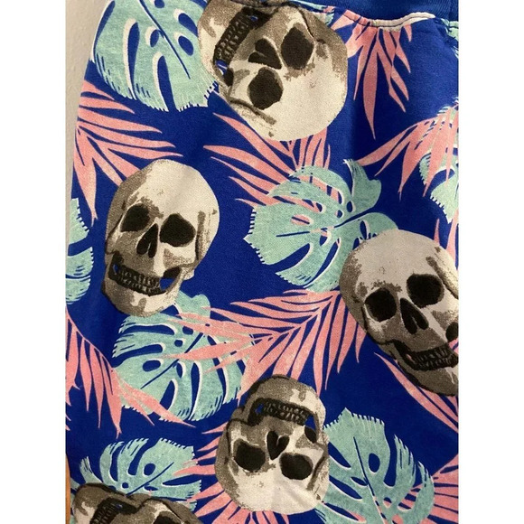 MEN SKULL & PALM LEAVES SUMMER LOUNGE SHORTS WITH POCKETS SIZE LARGE BRAND NEW - Picture 6 of 7